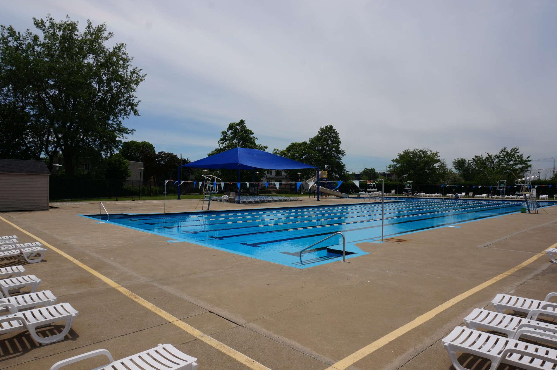 Parkhaven outdoor pool and wading pool